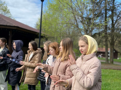 Искра, 13–15 Мая