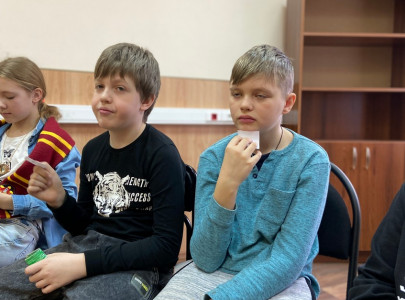 Искра, 5-8 Марта